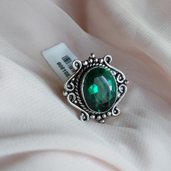 Emerald German Silver Ring - Picture 5 of 6